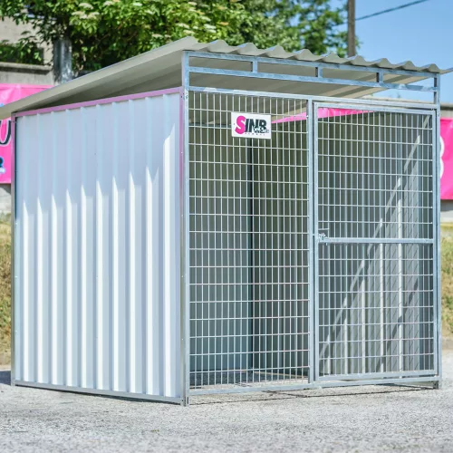 Lucas Kutya kennel, 2x2m alapterület, padozat nélkül
