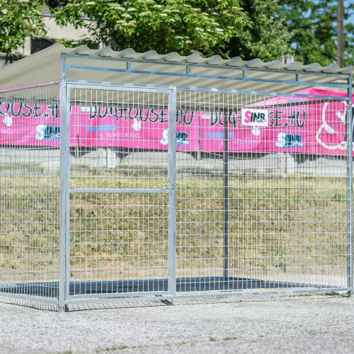 Lucas Kutya kennel, LGD, 3x2m alapterület, padozat nélkül